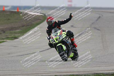 media/Nov-29-2025-TrackDaz (Sat) [[10ae2d9bce]]/B Group/Session 3 (Outside Grapevine)/